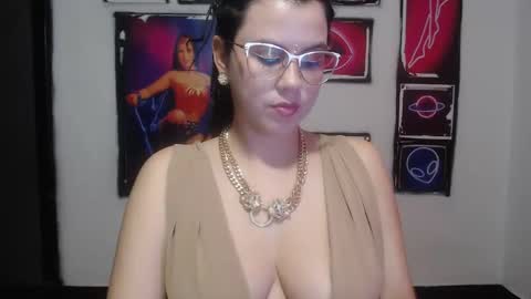 Snapshot of shanellmoore chatting on 21, 12, 2024 Shanell Moore online show from 21, 12, 2024