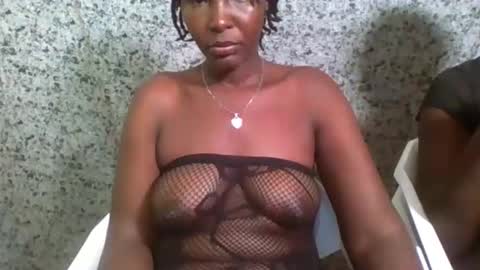 Snapshot of shania_sleigh chatting on 17, 12, 2025 shania_sleigh online show from 17, 12, 2025