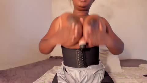 Snapshot of shaniblack chatting on 11, 10, 2025 Danna online show from 11, 10, 2025