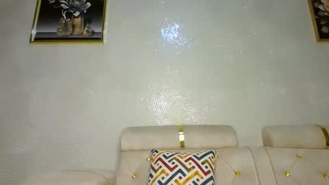 Snapshot of shanizz001 chatting on 2, 1, 2025 shanizz online show from 2, 1, 2025