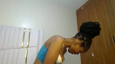 Snapshot of shanizz001 chatting on 5, 2, 2025 shanizz online show from 5, 2, 2025