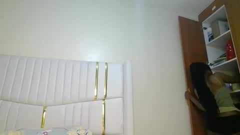 Snapshot of shanizz001 chatting on 24, 2, 2025 shanizz online show from 24, 2, 2025