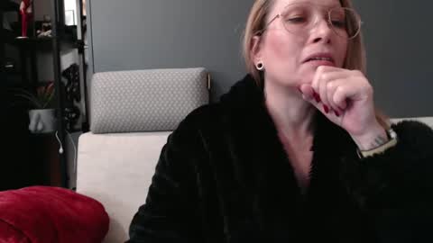 Shannon07 online show from 26, 1, 2025