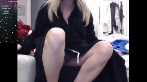 Shannon07 online show from 6, 11, 2025