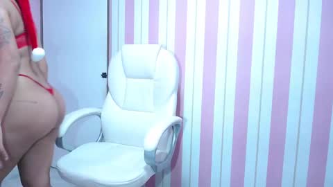 Snapshot of shantal_luw chatting on 24, 12, 2024 shantal online show from 24, 12, 2024