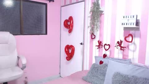 Snapshot of shantal_luw chatting on 19, 9, 2025 shantal online show from 19, 9, 2025