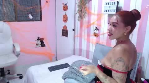 Snapshot of shantal_luw chatting on 31, 10, 2025 shantal online show from 31, 10, 2025