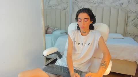 Shantal online show from 24, 10, 2025