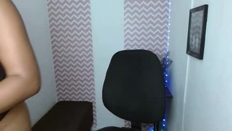 Snapshot of shantalcarson chatting on 7, 11, 2025 Dayana online show from 7, 11, 2025