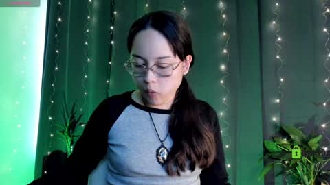 Snapshot of shantalcerezo chatting on 5, 2, 2025 Cat-FOLLOWME and we talk IGshantal cerezo online show from 5, 2, 2025