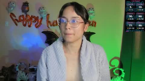 Snapshot of shantalcerezo chatting on 21, 10, 2025 Cat-FOLLOWME and we talk IGshantal cerezo online show from 21, 10, 2025