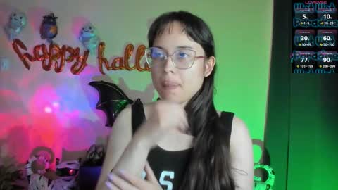 Snapshot of shantalcerezo chatting on 23, 10, 2025 Cat-FOLLOWME and we talk IGshantal cerezo online show from 23, 10, 2025