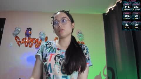 Snapshot of shantalcerezo chatting on 26, 10, 2025 Cat-FOLLOWME and we talk IGshantal cerezo online show from 26, 10, 2025