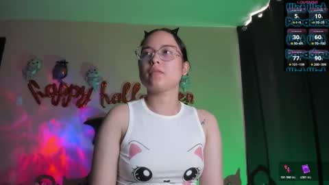 Snapshot of shantalcerezo chatting on 28, 10, 2025 Cat-FOLLOWME and we talk IGshantal cerezo online show from 28, 10, 2025