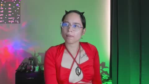 Snapshot of shantalcerezo chatting on 20, 11, 2025 Cat-FOLLOWME and we talk IGshantal cerezo online show from 20, 11, 2025