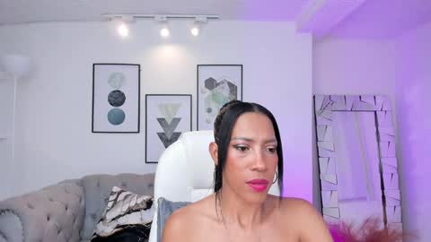 Snapshot of shantall_wills chatting on 8, 1, 2025 Shantall wills online show from 8, 1, 2025