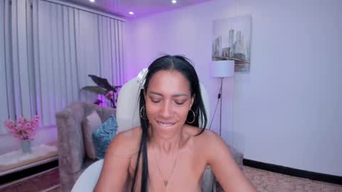 Snapshot of shantall_wills chatting on 12, 1, 2025 Shantall wills online show from 12, 1, 2025