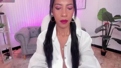 Snapshot of shantall_wills chatting on 22, 2, 2025 Shantall wills online show from 22, 2, 2025