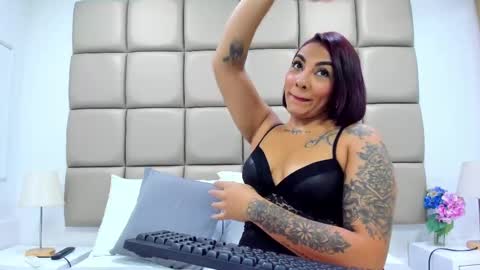 shantalltorres online show from 4, 10, 2025