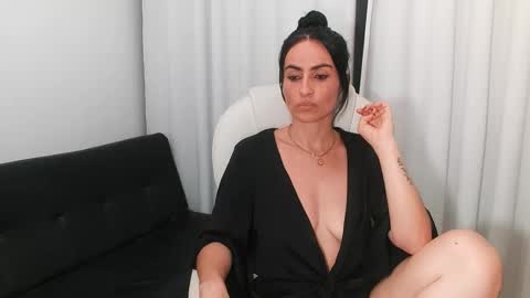 Snapshot of shantalxxx67 chatting on 11, 2, 2025 shantal online show from 11, 2, 2025