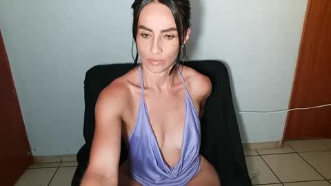 Snapshot of shantalxxx67 chatting on 19, 11, 2025 shantal online show from 19, 11, 2025