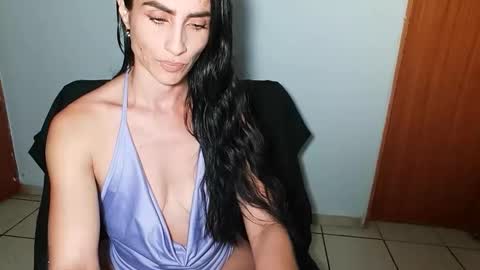 Snapshot of shantalxxx67 chatting on 2, 12, 2025 shantal online show from 2, 12, 2025