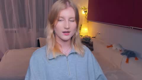 Snapshot of shantiyagin chatting on 30, 10, 2025 Polly online show from 30, 10, 2025