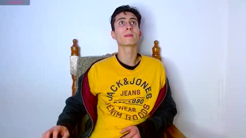 Snapshot of shaquiel_castoro chatting on 4, 10, 2025 shaquiel online show from 4, 10, 2025