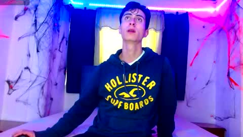 Snapshot of shaquiel_castoro chatting on 8, 10, 2025 shaquiel online show from 8, 10, 2025