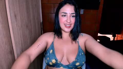 Snapshot of sharain chatting on 27, 12, 2024 My real name is bella  Much Gust  online show from 27, 12, 2024