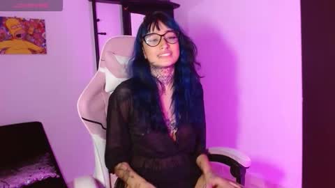 Snapshot of sharaross1 chatting on 20, 11, 2025 sharaross1 online show from 20, 11, 2025