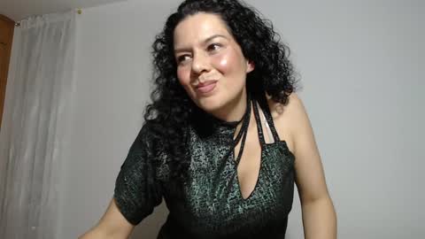 Snapshot of sharickleon11 chatting on 11, 12, 2024 sharickleon11 online show from 11, 12, 2024