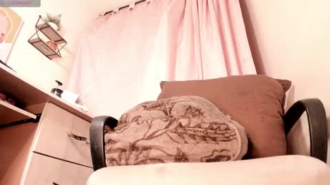 Snapshot of sharijones_1 chatting on 28, 10, 2025 shari jones online show from 28, 10, 2025