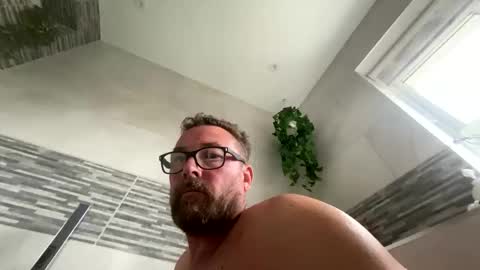 Snapshot of sharksboy16 chatting on 23, 9, 2025 Sharksboy online show from 23, 9, 2025