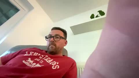 Snapshot of sharksboy16 chatting on 25, 10, 2025 Sharksboy online show from 25, 10, 2025