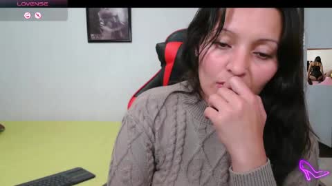 Snapshot of sharol_scarlett chatting on 24, 1, 2025 paola online show from 24, 1, 2025