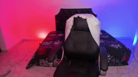 sharon_doll_ online show from 18, 10, 2025
