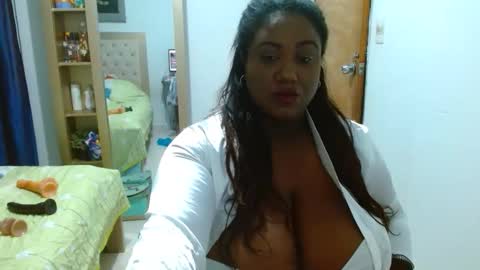 Snapshot of sharonevans1 chatting on 22, 11, 2025 sharonevans1 online show from 22, 11, 2025