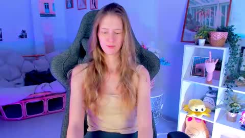 Snapshot of sharonevansi chatting on 6, 3, 2025 Sharon online show from 6, 3, 2025