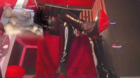 Snapshot of sharoon_gold chatting on 4, 3, 2025 Your mistress Sharon online show from 4, 3, 2025