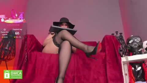 Snapshot of sharoon_gold chatting on 11, 10, 2025 Your mistress Sharon online show from 11, 10, 2025