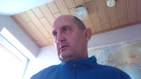 Snapshot of sharpshoder chatting on 1, 11, 2025 Peter online show from 1, 11, 2025