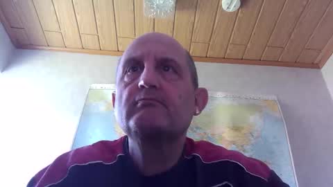Snapshot of sharpshoder chatting on 23, 5, 2026 Peter online show from 23, 5, 2026