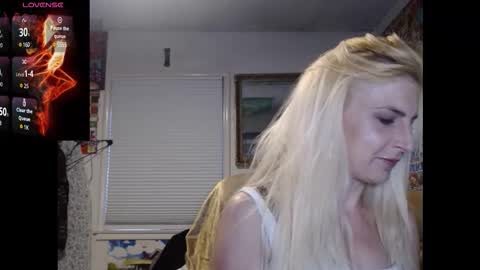 Snapshot of sharqbate chatting on 12, 1, 2026 sharqbate online show from 12, 1, 2026