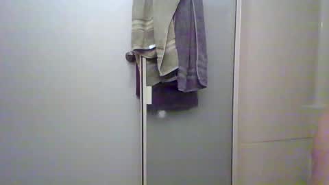 Snapshot of shavedcock720 chatting on 29, 11, 2025 partycouple2night online show from 29, 11, 2025