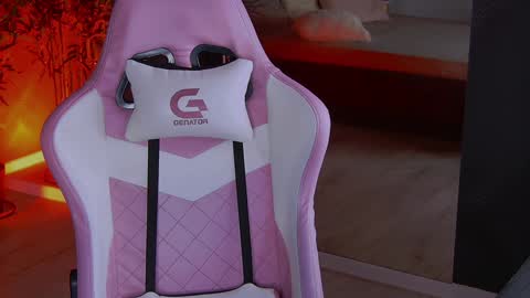 Snapshot of shayblonde chatting on 5, 1, 2025 shayblonde online show from 5, 1, 2025