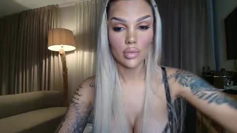 Snapshot of shayblonde chatting on 10, 1, 2026 shayblonde online show from 10, 1, 2026