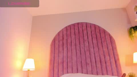 Shayla Davis  online 240 pm - 1000 pm online show from 29, 1, 2025