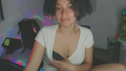 Snapshot of shayna_cute chatting on 12, 6, 2026 Shayna online show from 12, 6, 2026