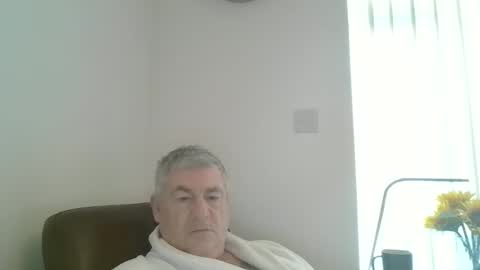 Snapshot of she52 chatting on 7, 1, 2025 she52 online show from 7, 1, 2025